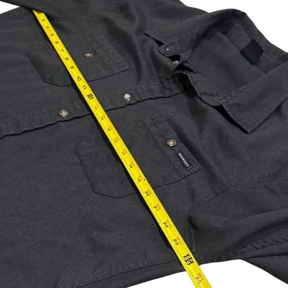 Oakley Charcoal Long Sleeve Buttonup Camping Outdoors Biking Comfort Size XL - Picture 8 of 9